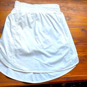 Lululemon Hotty Hot HR Skirt Tall Long Length white Size 2